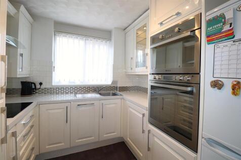 KITCHEN 1.JPG