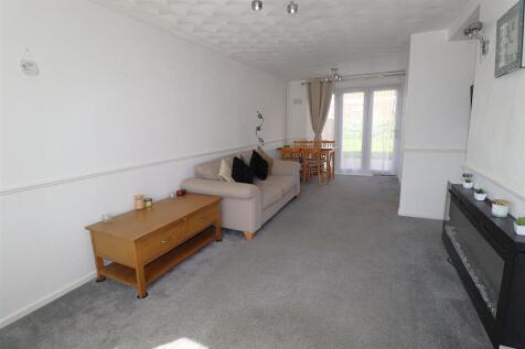 LOUNGE 5.JPG
