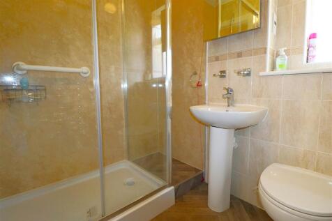 Bathroom (1).JPG