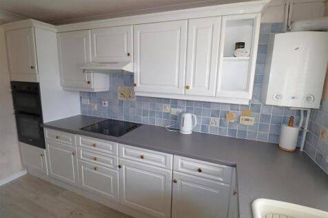 KITCHEN 3.JPG