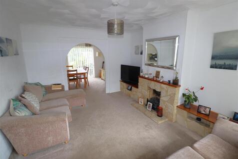 LOUNGE 1.JPG