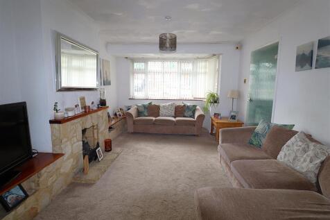 LOUNGE 2.JPG