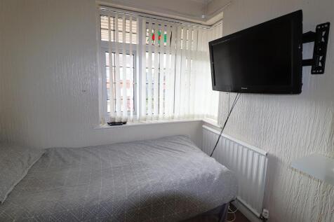 BED 3.JPG