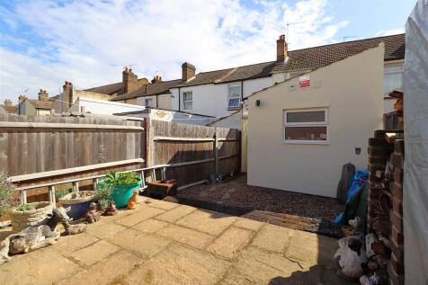 GARDEN 3.JPG