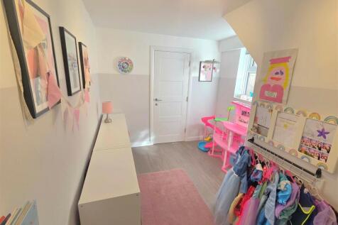 Playroom (3).jpg