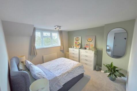 Bedroom1 (2).jpg