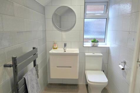 Bathroom (3).jpg
