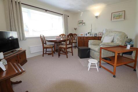 Bedroom 2/Lounge