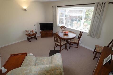 Bedroom 2/Lounge