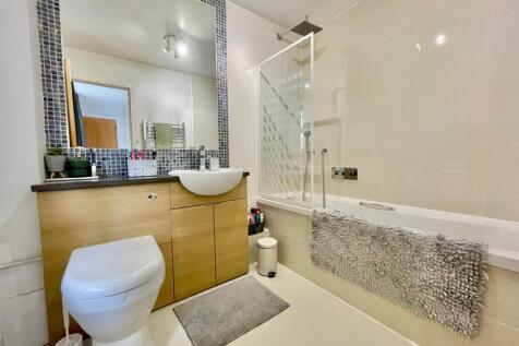 Bantam Cottage Bathroom.jpg