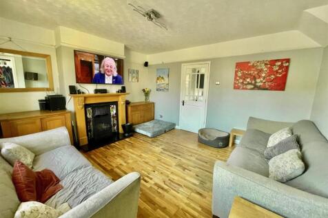 3 Parsonage Lane Lounge.jpg