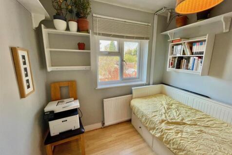 3 Parsonage Lane Bed 3.jpg
