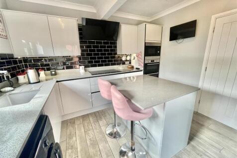 kitchen 2.jpg