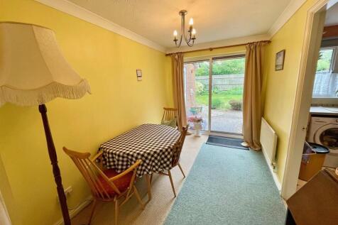 2 Oaklands Wood Dining Room.jpg