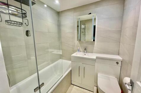100 Dellsome Bathroom.jpg
