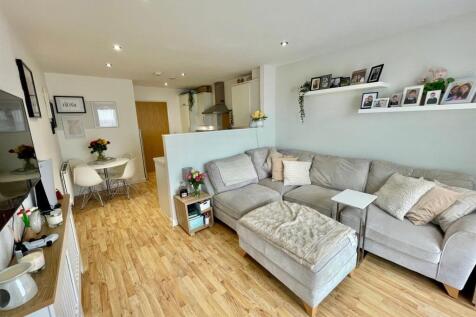 18 Lewis House Lounge 2.jpg