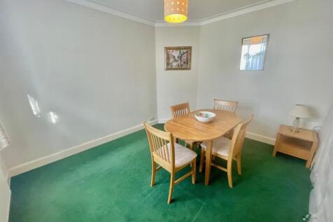 60 Westland Drive Bed 2 or Dining Room.jpg