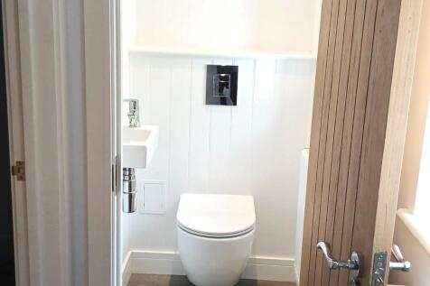 Downstairs WC.jpg