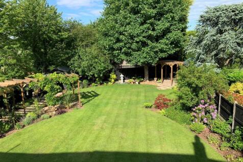 Garden shot.jpg
