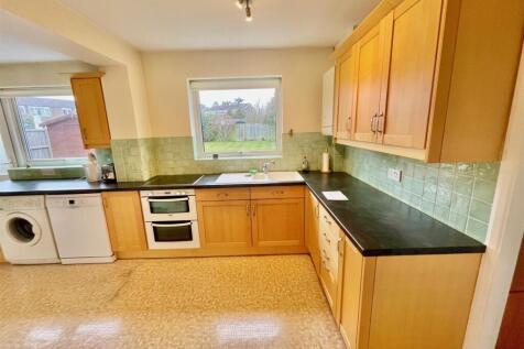 15 Bulls Lane Kitchen 2.jpg