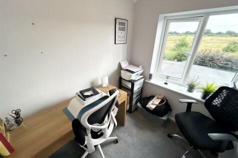 Bedroom 5.jpg
