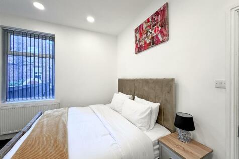 Staycasa Accommodation Manchester Carrill  2024AUG