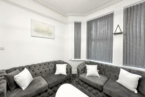 Staycasa Accommodation Manchester Carrill  2024AUG