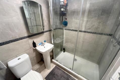 Shower Room.jpg