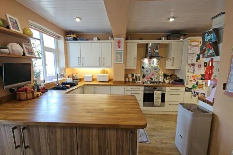 Dining Area to Kitchen