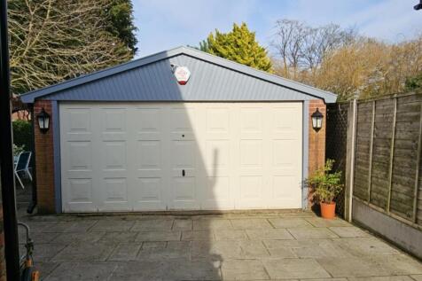 Detached Garage