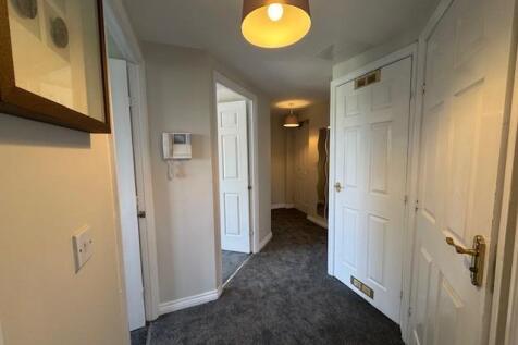 Lounge to Front door 2025.jpg