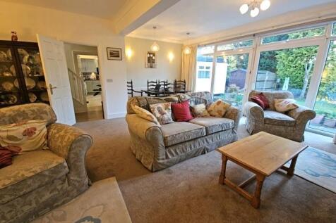 Living Room to Morning Room
