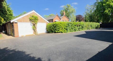 Detached Garage Annexe