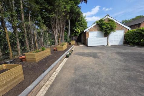 Detached Garage Annexe