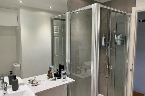 Flat Bathroom