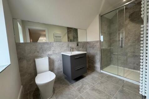 Bedroom 4 En suite
