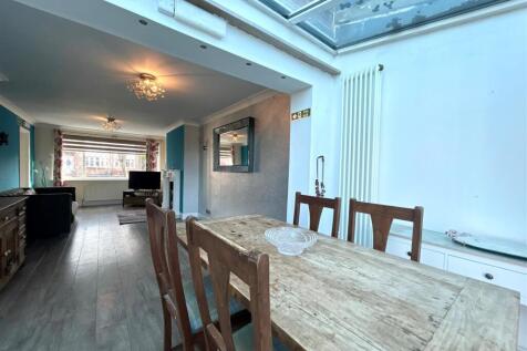Dining Area.jpg