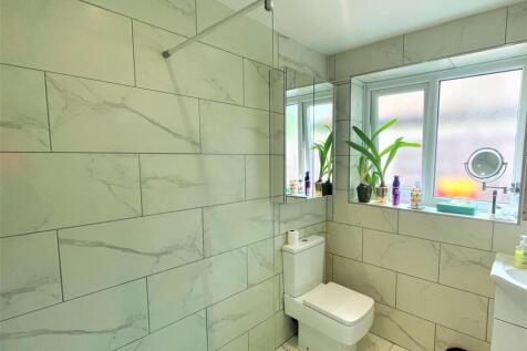 Shower Room.jpg