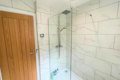 Shower Room 1.jpg
