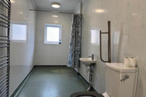Downstairs Wet room.jpg