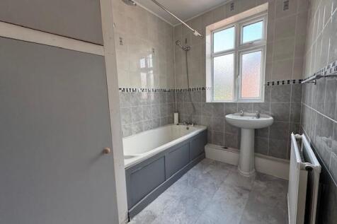 Upstairs Bathroom.jpg