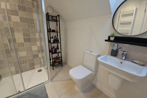 En-suite Shower Room/WC