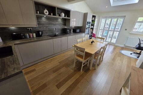 Luxury Dining Kitchen