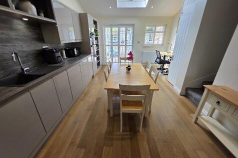 Luxury Dining Kitchen