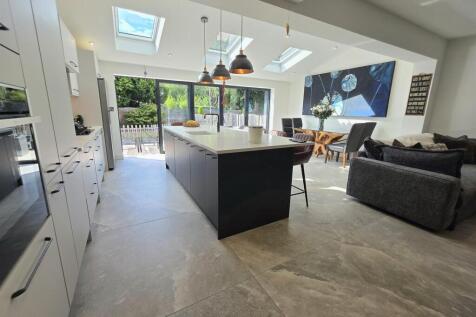 DiningKitchenFamilyRoom2.jpg