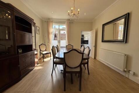 Dining room.jpg