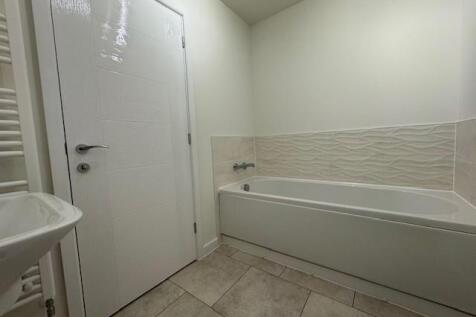 Master Bathroom 2.jpg