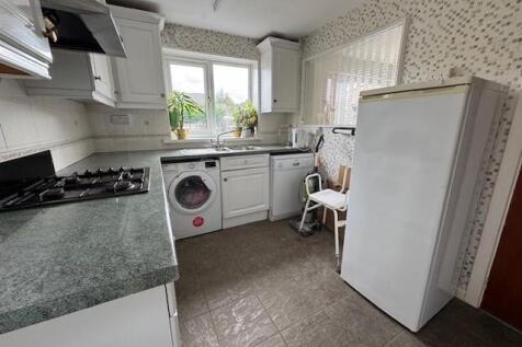 Kitchen 1.jpg
