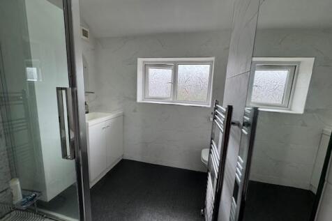 Bathroom ii.jpg