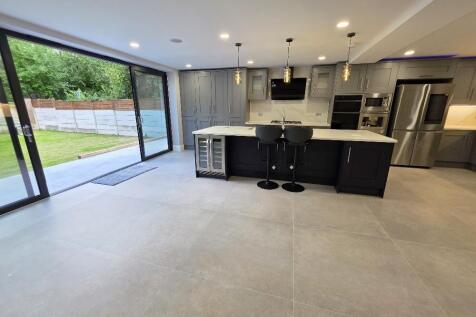 Open-plan Kitchen